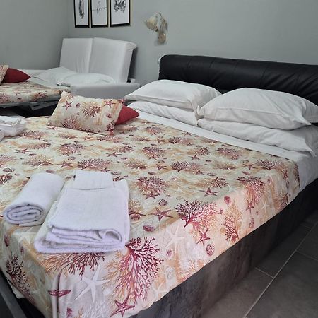 Queen'S Apartament คาตาเนีย ภายนอก รูปภาพ