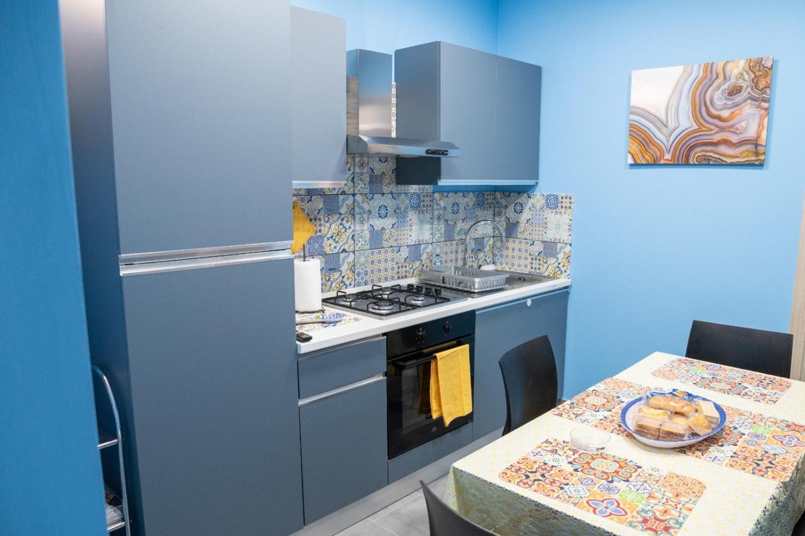 Queen'S Apartament คาตาเนีย ภายนอก รูปภาพ